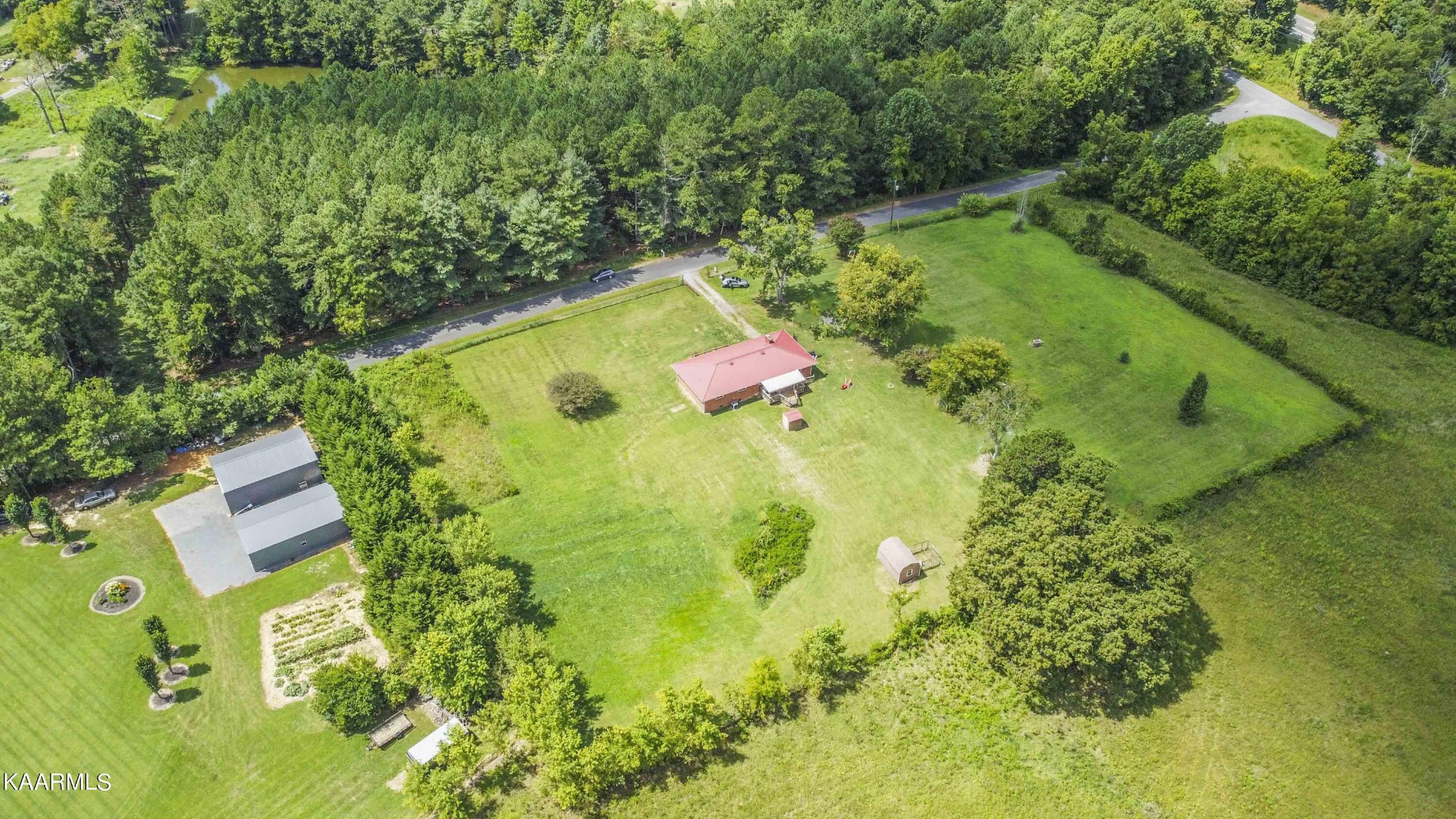 718 Ketner Road Dandridge, TN 37725 - Photo 7 of 41