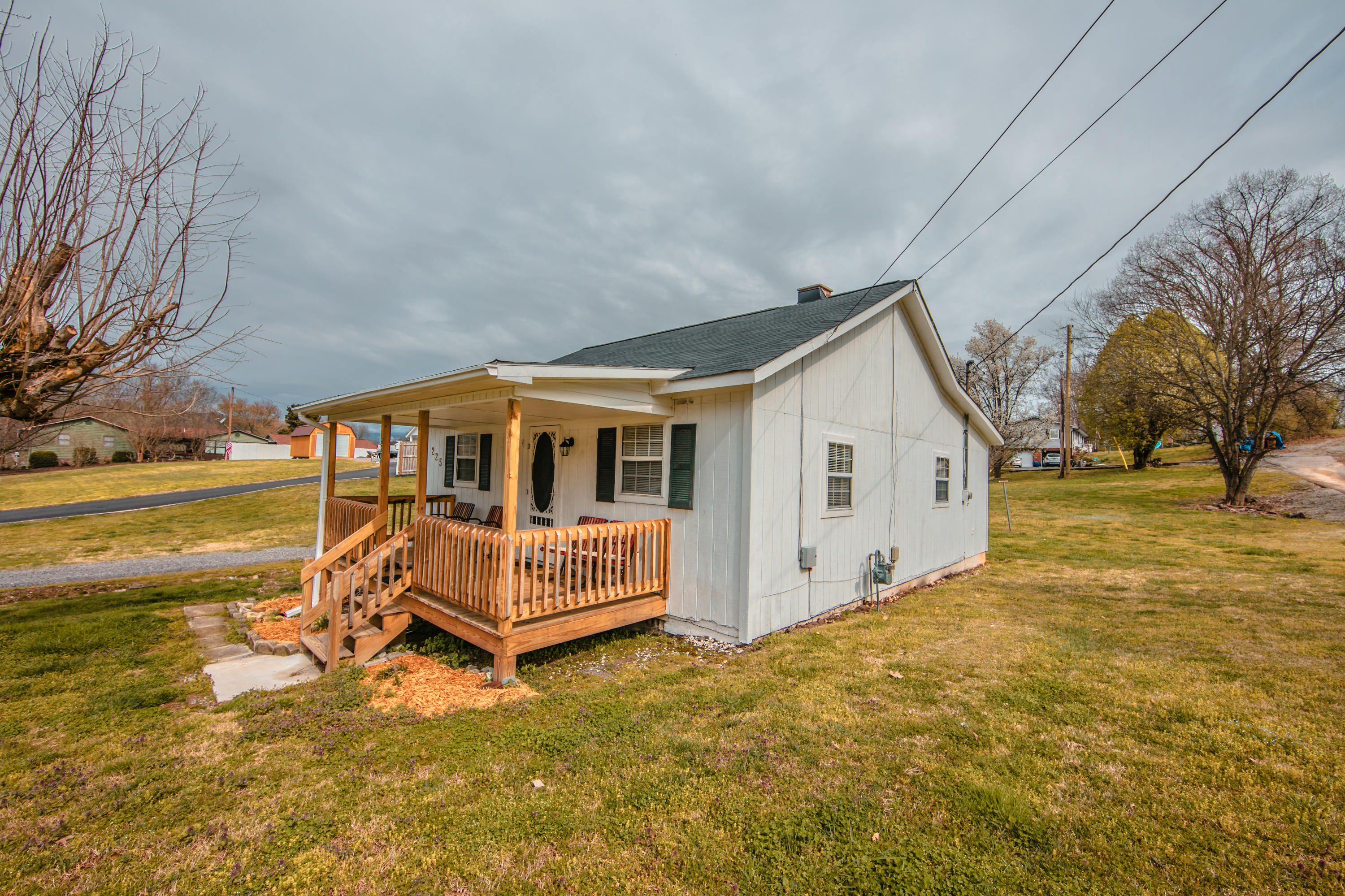 225 Portwood Road Clinton, TN 37716 - Photo 5 of 22 0M6A7510-1