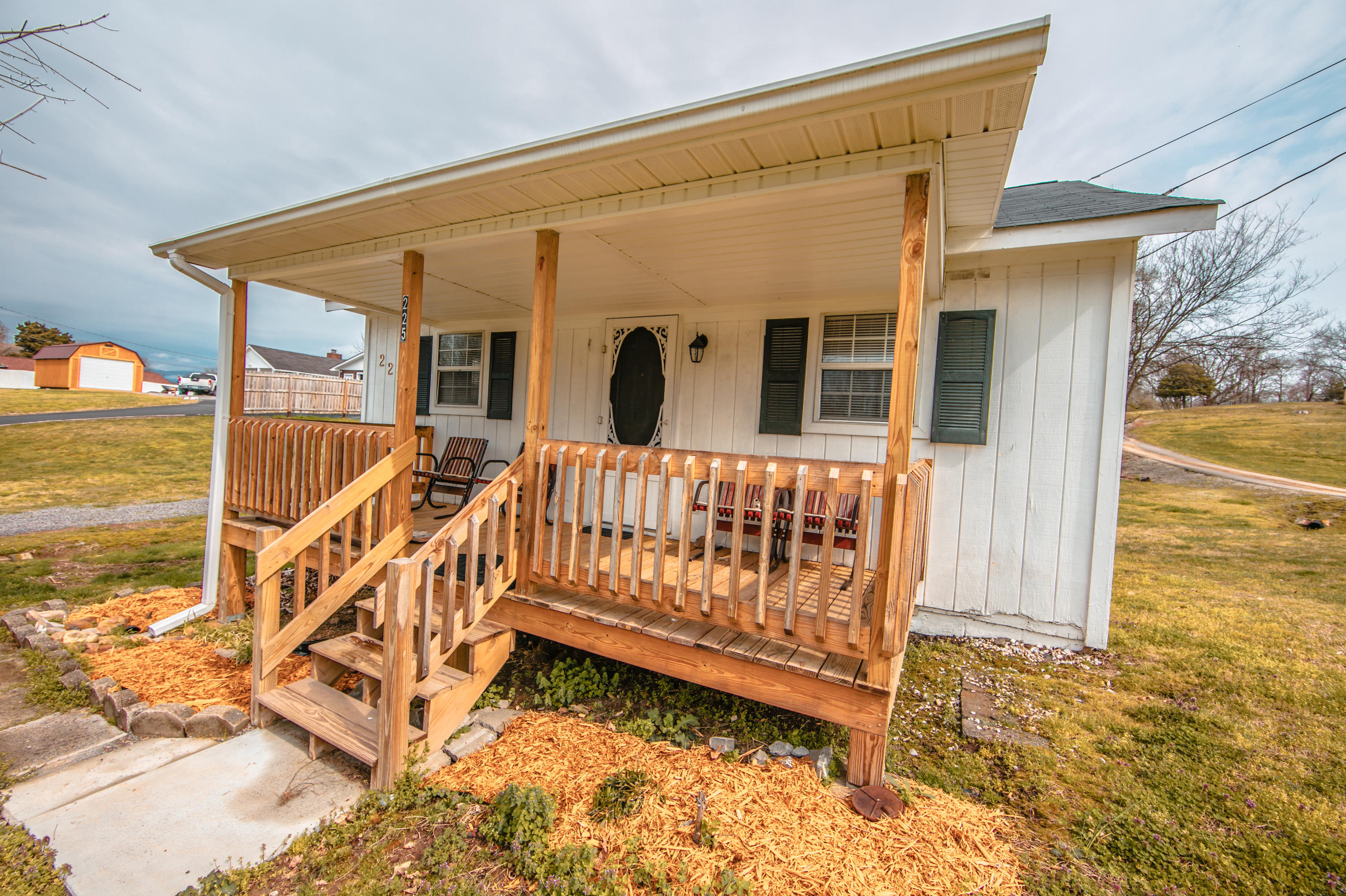 225 Portwood Road Clinton, TN 37716 - Photo 6 of 22 0M6A7512-1