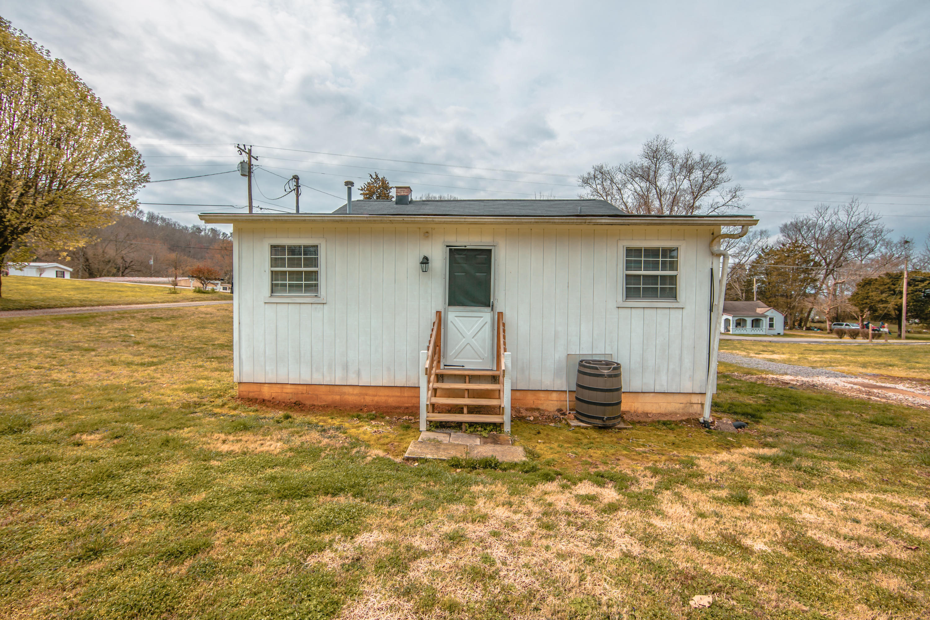 225 Portwood Road Clinton, TN 37716 - Photo 10 of 22 0M6A7519-1