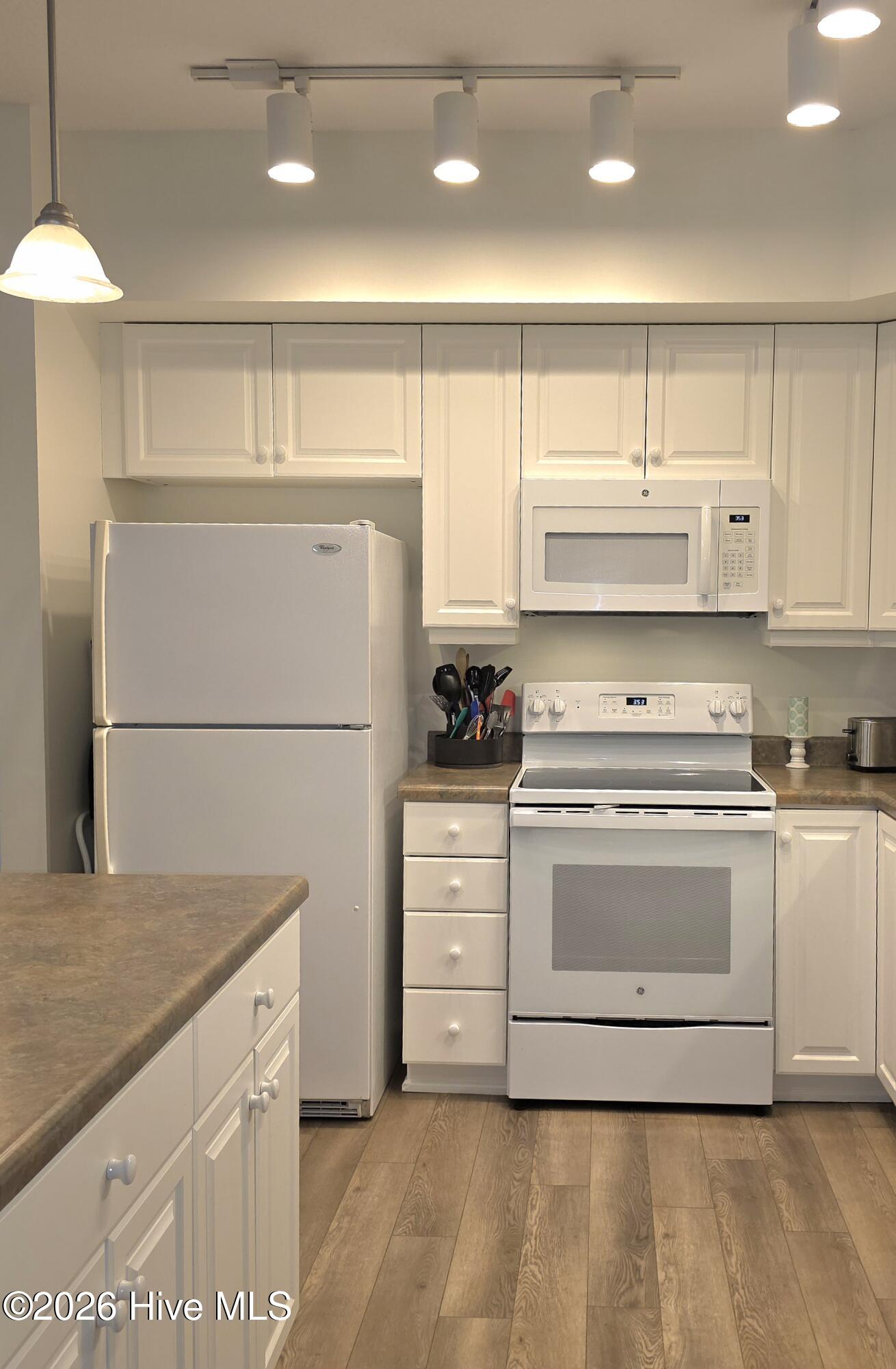 100 Lighthouse Lane, Unit D3 Cedar Point, NC 28584 - Photo 22 of 48 20260601_155353(1)