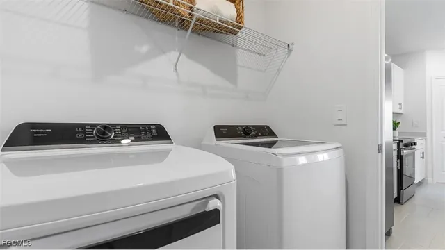 a view of utility room