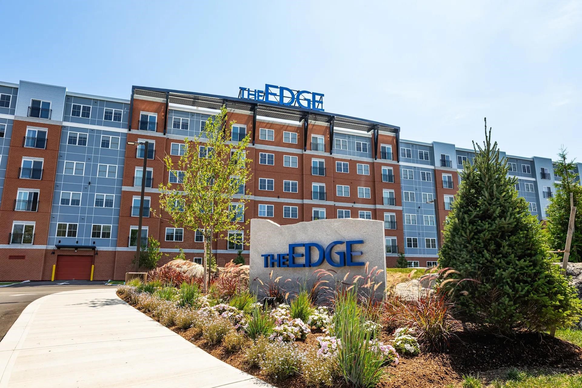 303 Dunbar Street, Unit 326 Manchester, NH 03103 - Photo 2 of 12