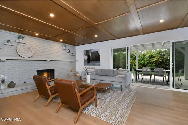 $1,680,000 | 136 Erten Street, Thousand Oaks, CA 91360