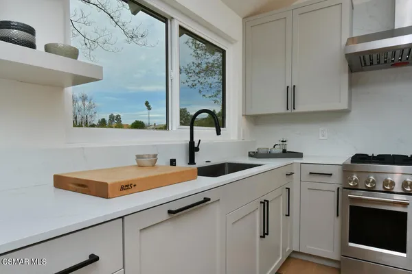 $1,630,000 | 136 Erten Street, Thousand Oaks, CA 91360