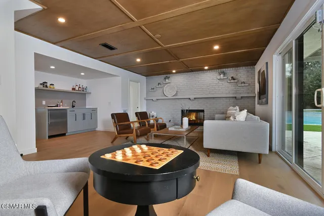 $1,680,000 | 136 Erten Street, Thousand Oaks, CA 91360