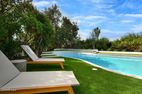 $1,680,000 | 136 Erten Street, Thousand Oaks, CA 91360