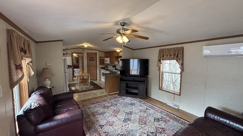 557 Southwest Cutoff, Unit 60 Worcester, MA 01607 - Photo 3 of 14 Gallery Image 3