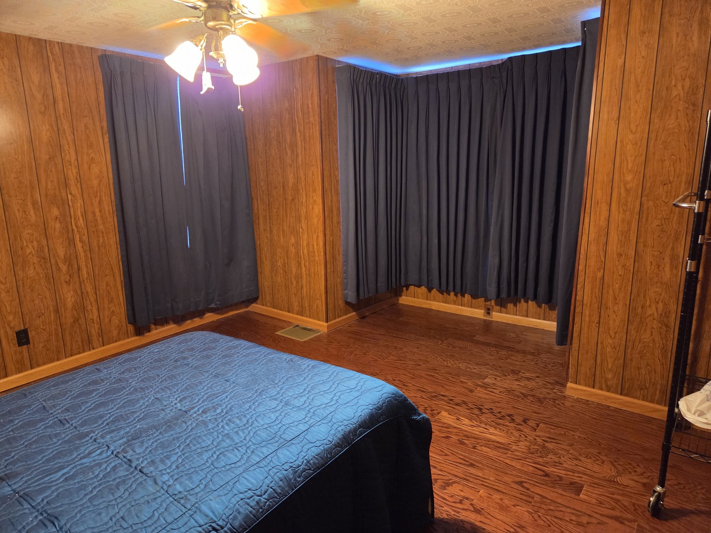 712 East Monroe Street Bloomington, IL 61701 - Photo 18 of 34 a view of a room with wooden floor