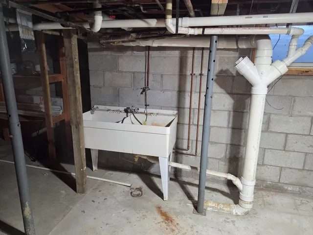 $140,000 | 712 East Monroe Street, Bloomington, IL 61701