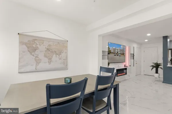 $2,400 | 12286 Ashmont Court, Unit 204, Woodbridge, VA 22192