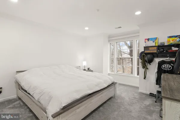 $2,400 | 12286 Ashmont Court, Unit 204, Woodbridge, VA 22192