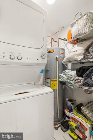 $2,400 | 12286 Ashmont Court, Unit 204, Woodbridge, VA 22192