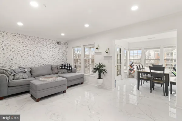 $2,400 | 12286 Ashmont Court, Unit 204, Woodbridge, VA 22192