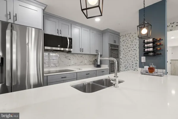 $2,400 | 12286 Ashmont Court, Unit 204, Woodbridge, VA 22192