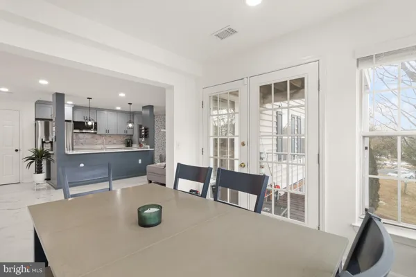 $2,400 | 12286 Ashmont Court, Unit 204, Woodbridge, VA 22192