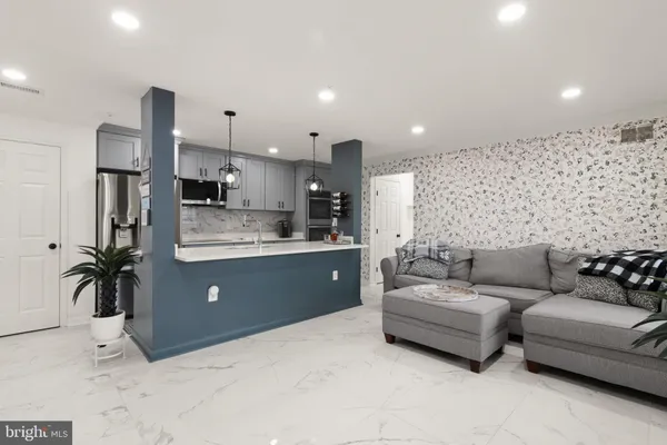 $2,400 | 12286 Ashmont Court, Unit 204, Woodbridge, VA 22192