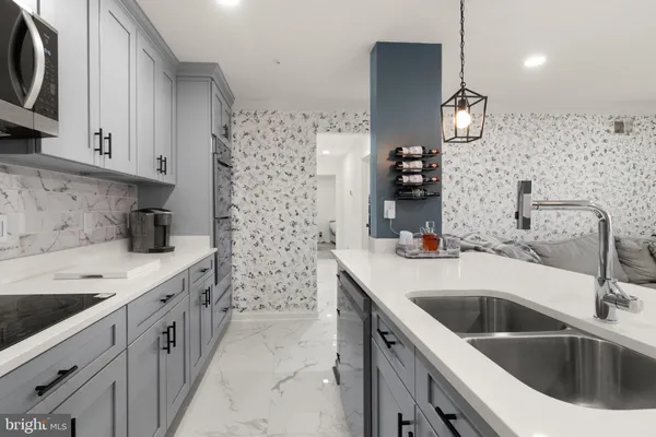 $2,400 | 12286 Ashmont Court, Unit 204, Woodbridge, VA 22192