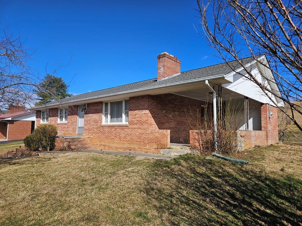 34507 Fleet Road Glade Spring, VA 24340 - Photo 5 of 53 Gallery Image 5