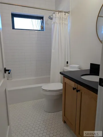 $839,000 | 5440 Rio Seco Drive, Ammon, ID 83406