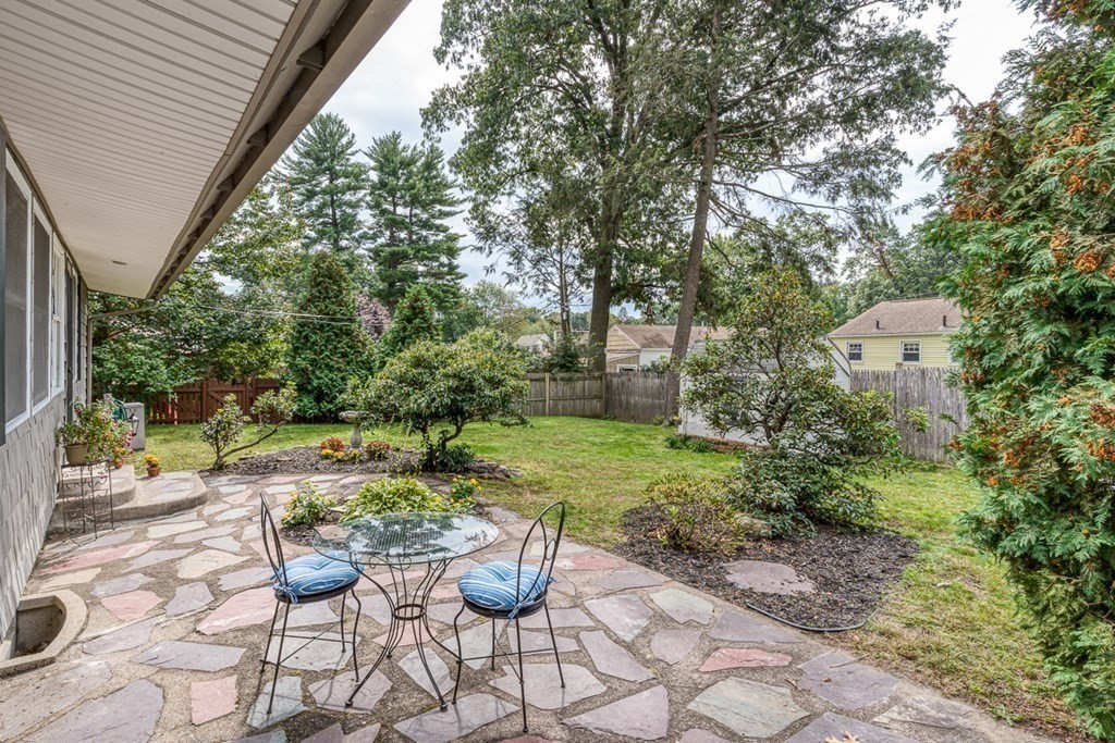 146 Brittany Road Springfield, MA 01151 - Photo 4 of 27