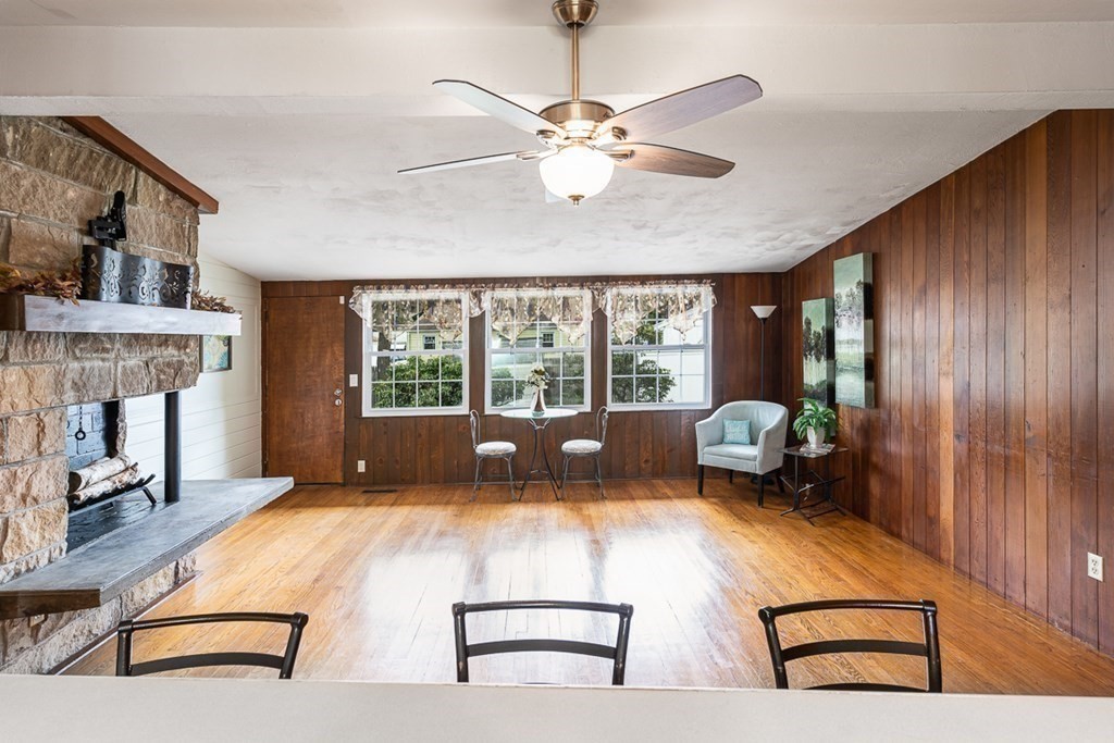 146 Brittany Road Springfield, MA 01151 - Photo 9 of 27