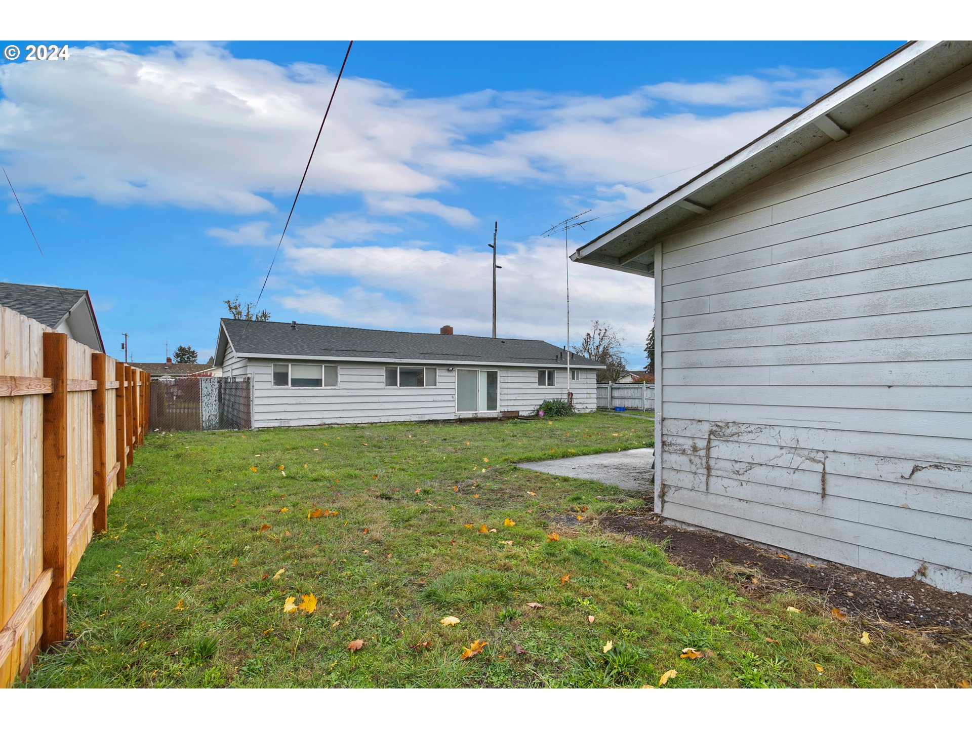 2210 Debra Drive Springfield, OR 97477 - Photo 33 of 34