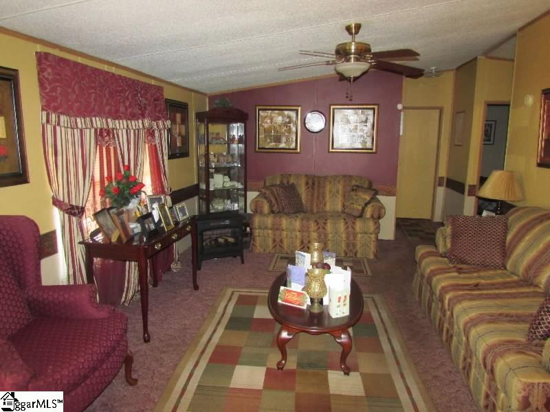 678 Woodberry Road Laurens, SC 29360 - Photo 3 of 5 Gallery Image 3
