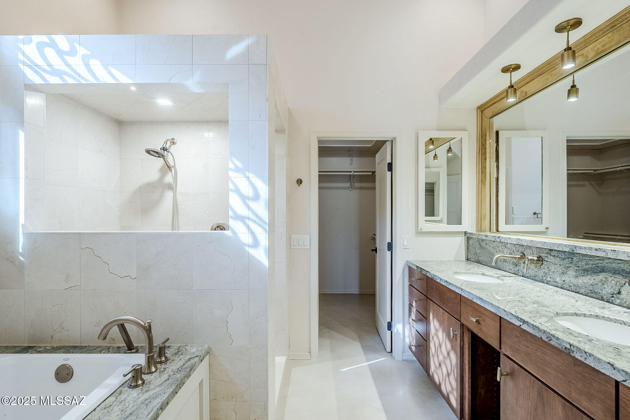 9808 East Rock Ridge Court Tucson, AZ 85749 - Photo 29 of 51 Primary Bath