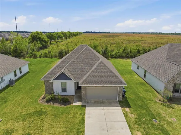 $239,900 | 1832 Park Place Drive, Lake Charles, LA 70607