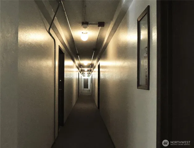 an empty room with a empty space