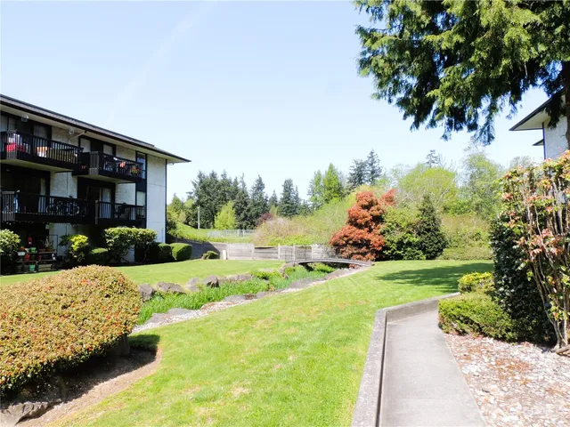 $220,800 | 19409 56th Avenue West, Unit 306, Lynnwood, WA 98036