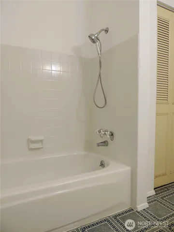 an empty room with a empty space