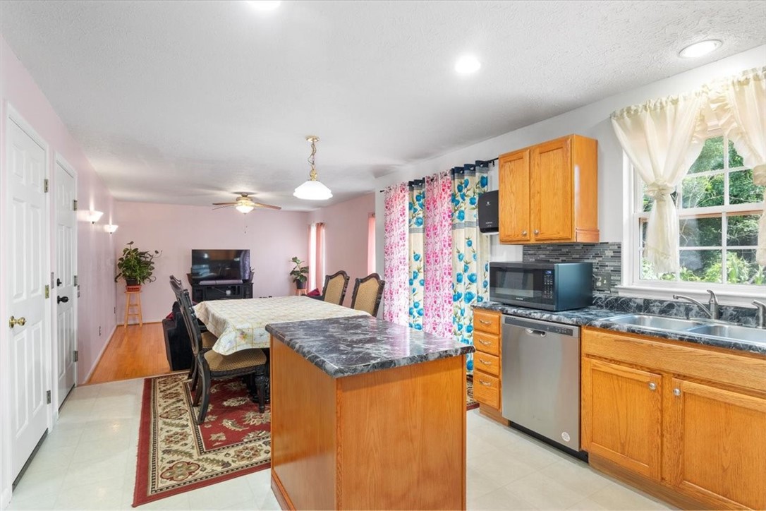 149 Hummingbird Way Henrietta, NY 14586 - Photo 6 of 36