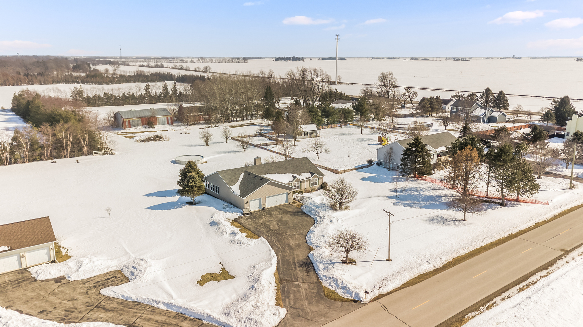 9606 Rimsnider Road Hinckley, IL 60520 - Photo 2 of 36