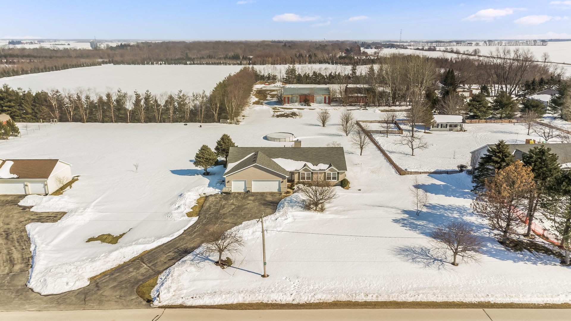9606 Rimsnider Road Hinckley, IL 60520 - Photo 3 of 36