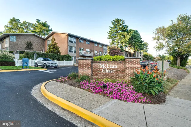 $314,999 | 1923 Wilson Lane, Unit 202, McLean, VA 22102