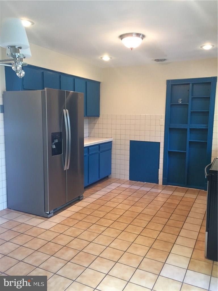 152 Commodore Road Manahawkin, NJ 08050 - Photo 4 of 19 Gallery Image 4