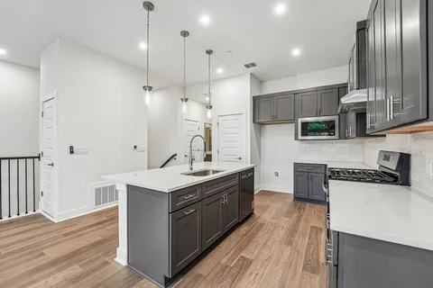 $499,999 | 200 West 56th Street, Unit 2103, Austin, TX 78751