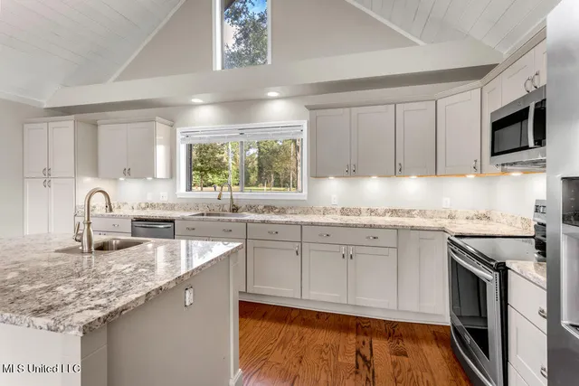 $389,000 | 8012 Coleman Homestead Road, Moss Point, MS 39562