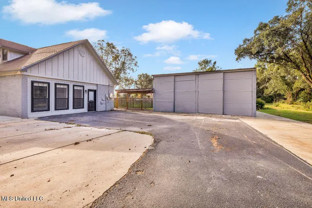 $389,000 | 8012 Coleman Homestead Road, Moss Point, MS 39562