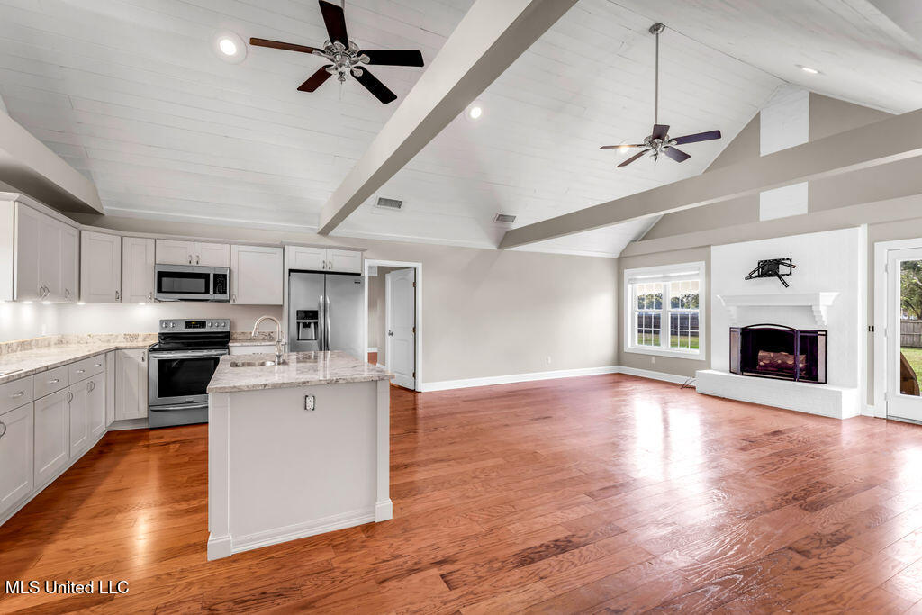 8012 Coleman Homestead Road Moss Point, MS 39562 - Photo 9 of 53 8012ColemanHomesteadRd-15