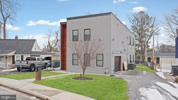 $4,000 | 3145 Baybriar Road, Dundalk, MD 21222