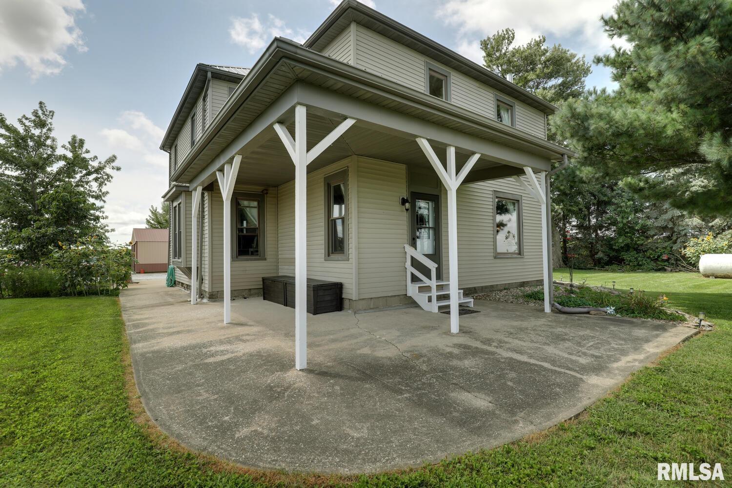 1515 East 1700 N County Road Carthage, IL 62321 - Photo 1 of 33 Gallery Image 1
