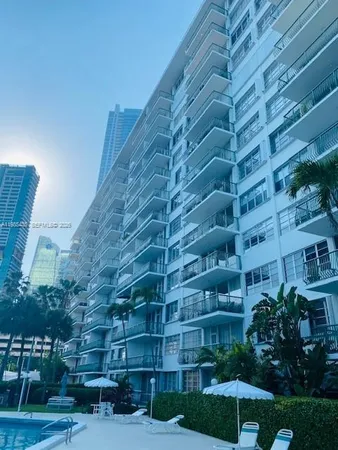 $2,200 | 1408 Brickell Bay Drive, Unit 916, Miami, FL 33131