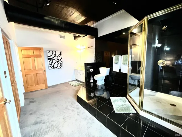 $1,500 | 915 Main Street, Unit 601, Evansville, IN 47708