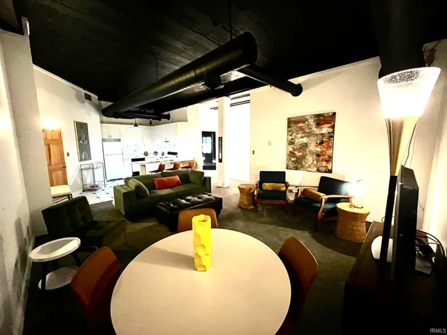 $1,500 | 915 Main Street, Unit 601, Evansville, IN 47708