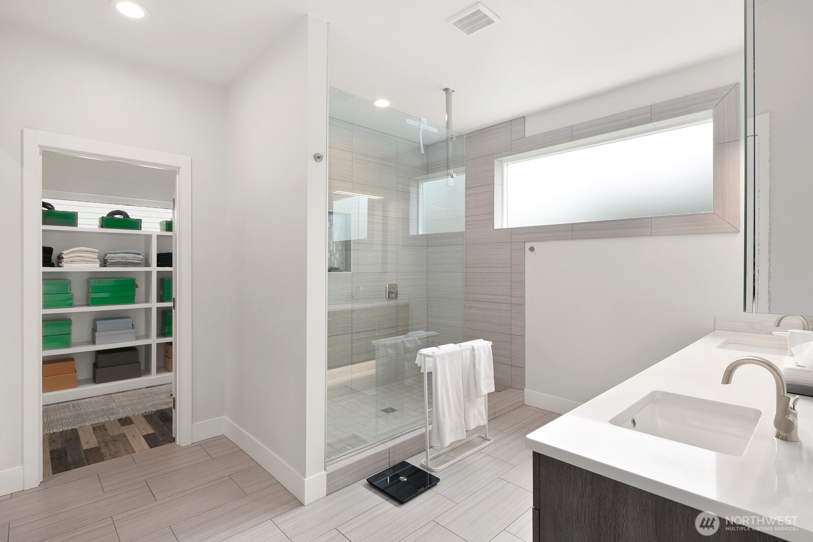 2627 Southwest 100th Street Seattle, WA 98146 - Photo 18 of 27