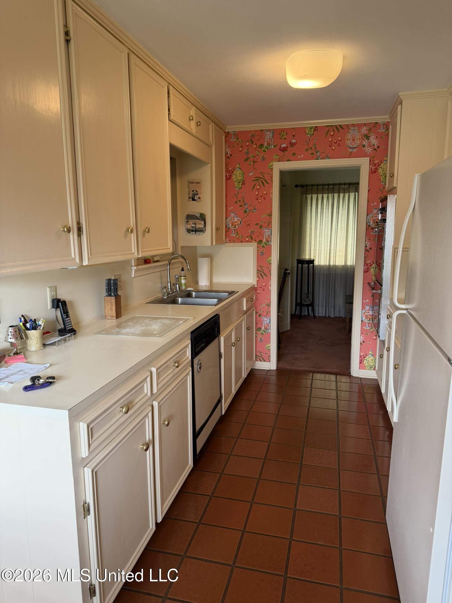 213 Forrest Drive Natchez, MS 39120 - Photo 9 of 25 Kitchen