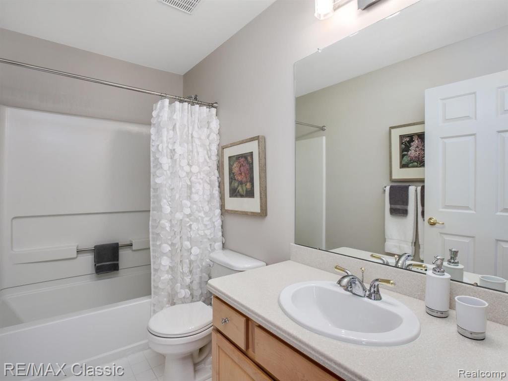 403 Cherry Orchard Road Canton, MI 48188 - Photo 19 of 24